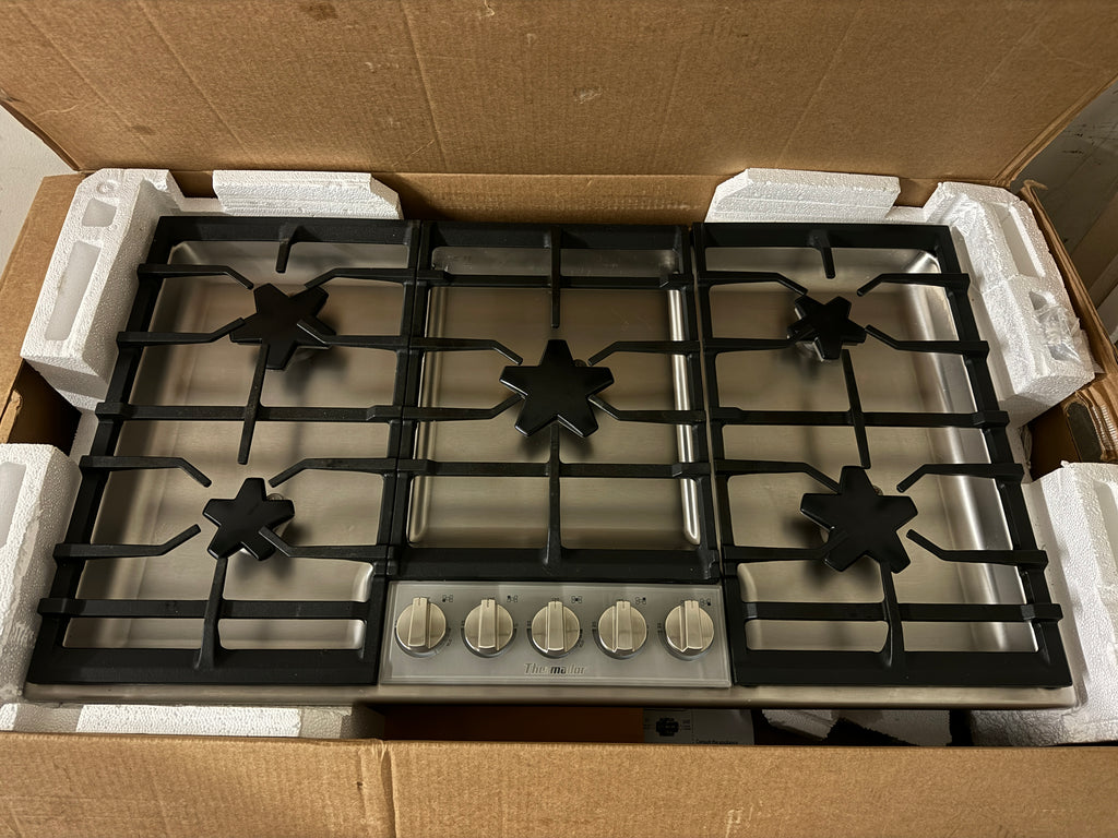 Thermador Masterpiece Series SGSXP365TS Gas Cooktop with 5 Sealed Burners, Continuous Grates, Patented Star® Burner, QuickClean Base®, ExtraLow®, Illuminated Knobs, and Star-K: 36 Inch