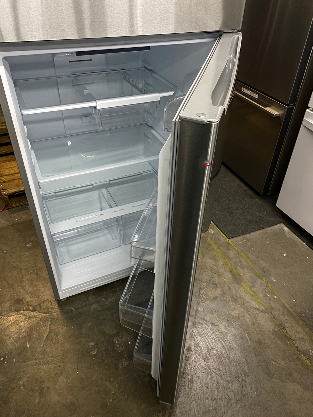 Insignia - 18 Cu. ft. Top-Freezer Refrigerator - White