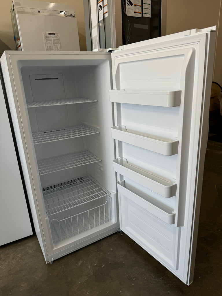 Danby DUF140E1WDD 13.8 cu.ft. Convertible Upright Freezer/Refrigerator. White