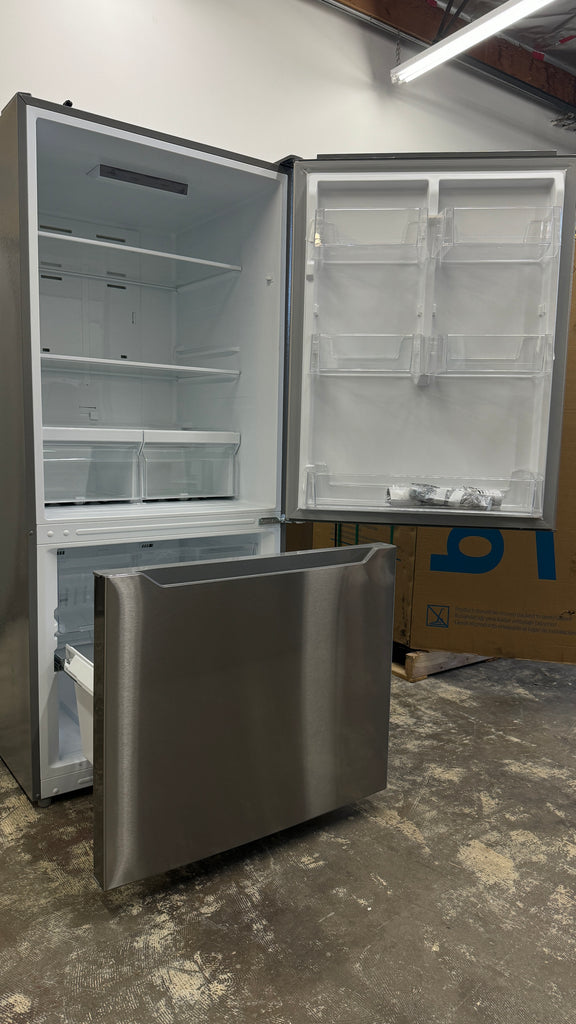 Insignia NS-RBM18SS0 18.6 Cu. Ft. Bottom Freezer Refrigerator: Stainless Steel