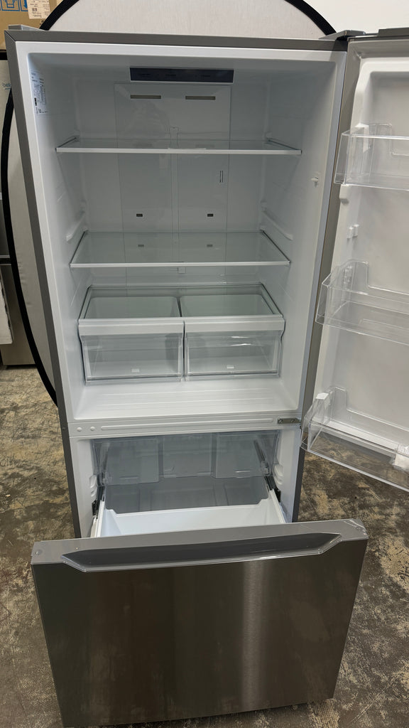 Insignia NS-RBM18SS0 18.6 Cu. Ft. Bottom Freezer Refrigerator: Stainless Steel