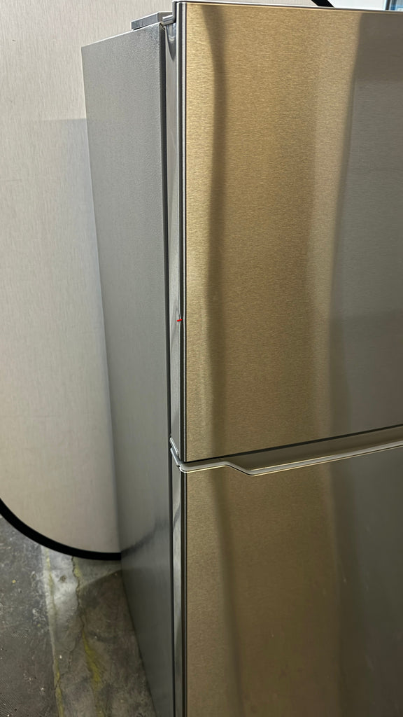 Insignia NS-RTM18SS2 Top-Freezer Refrigerator 18 Cu. Ft.: Stainless Steel