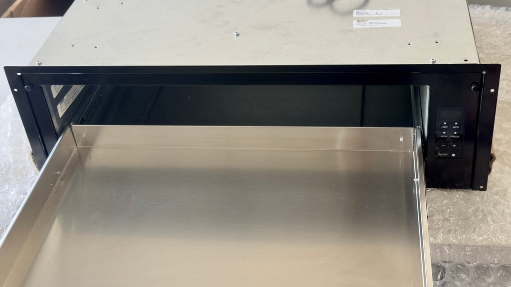 Bosch 500 Series  HWD5051UC 30 Inch Warming Drawer with 3 Power Levels, Proofing Mode, Auto Shut-Off, 2.2 cu. ft. Capacity, 450 Watt Heating Element and Sturdy Ball Bearing Telescopic Rails: Stainless Steel
