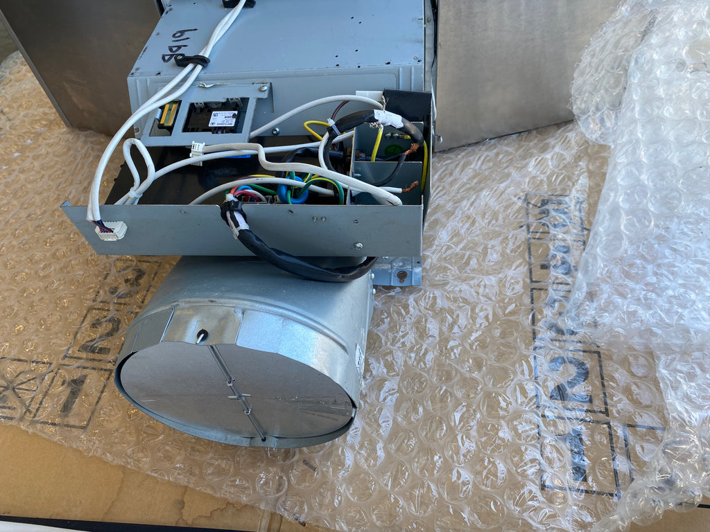 Bosch 500 Series HCP56652UC 36 Inch Wall Mount Smart Range Hood