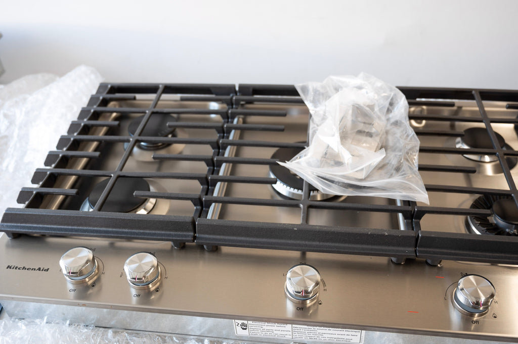 KitchenAid  KCGS956ESS 36 Inch Gas Cooktop with 5 Sealed Burners, Removable Griddle, 10,000 BTU Even-Heat™ Torch Burner, 20,000 BTU Professional Dual Ring Burner, Continuous Full-Width Cast-Iron Grates: Stainless Steel