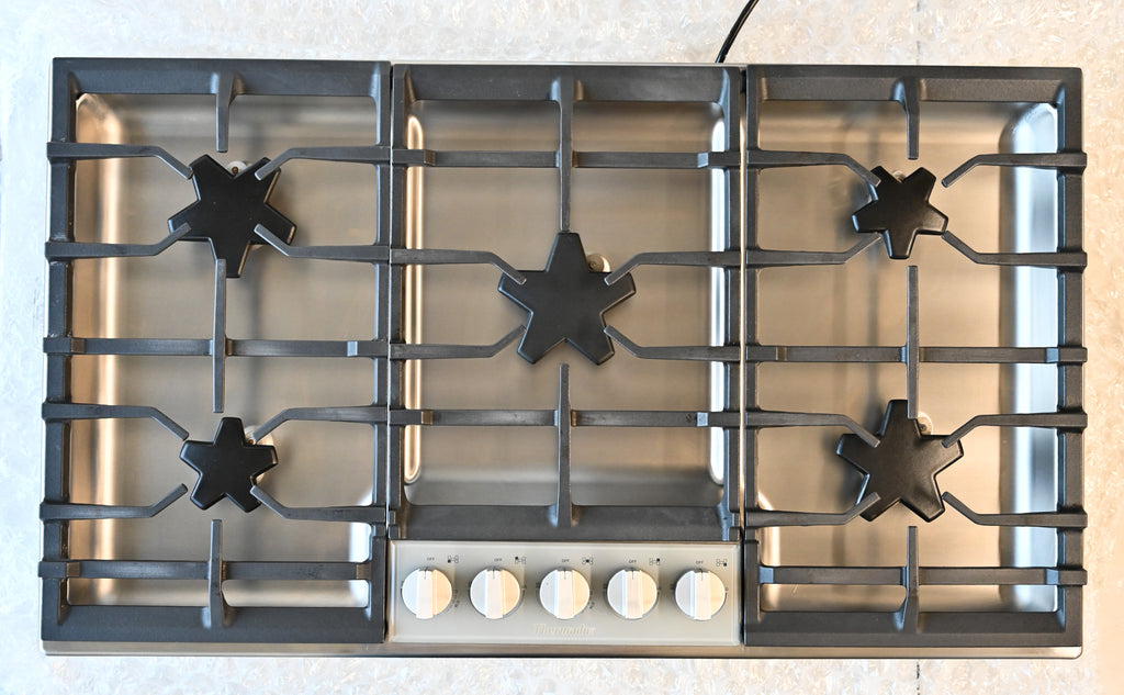 Thermador Masterpiece Series SGSXP365TS 36 Inch Gas Cooktop with 5 Sealed Burners, Continuous Grates, Patented Star® Burner, QuickClean Base®, ExtraLow®, Illuminated Knobs, and Star-K: Stainless Steel