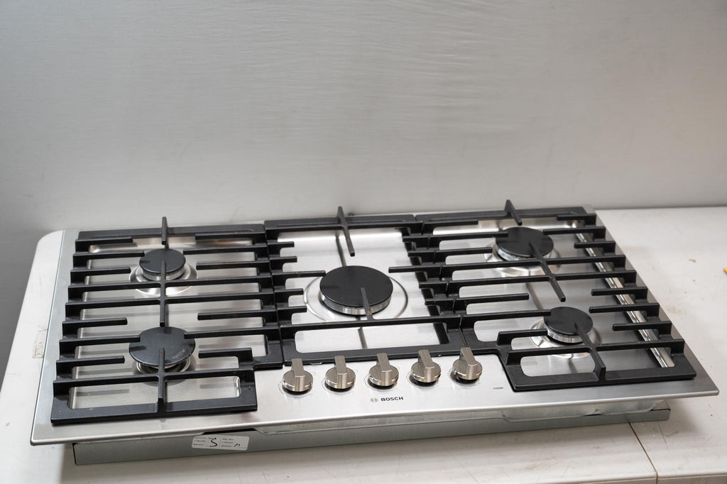 Bosch 500 Series  NGM5659UC 36 Inch Gas Cooktop with 5 Sealed Burners, Continuous Cast Iron Grates, OptiSim® Burner, Distinctive Red LED Light, One-Piece Stainless Steel Design, and ADA Compliant: Stainless Steel