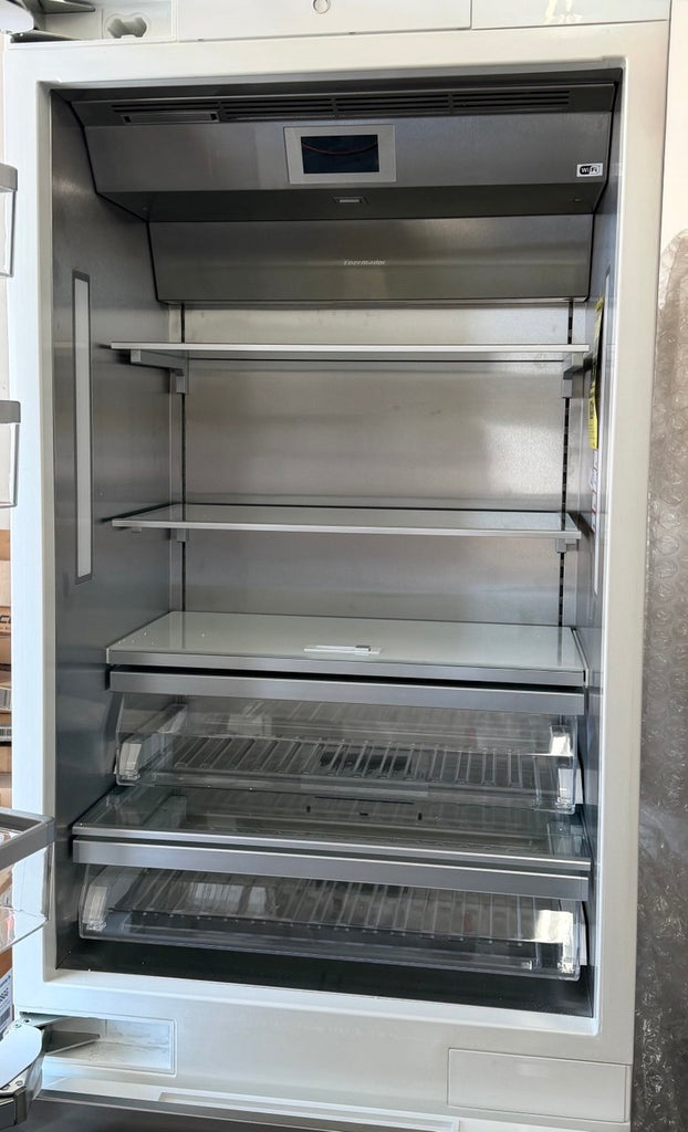 Thermador Freedom® Collection T30IB905SP 30 Inch Panel Ready Built-In Bottom Mount Smart Refrigerator with 16 cu. ft. Total Capacity, Diamond Ice Maker, Freedom® Water Filter, and SoftClose® Drawers