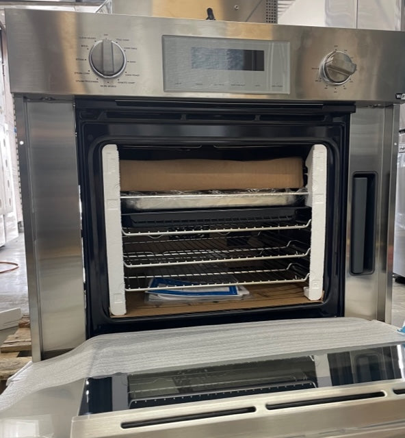 Thermador Professional Series PODS301W 30 Inch Single Wall Oven with Steam Program, 2.8 Cu. Ft. Capacity, SoftClose® Door, Telescopics Rack, Self-Clean, Wi-Fi and LED Lights
