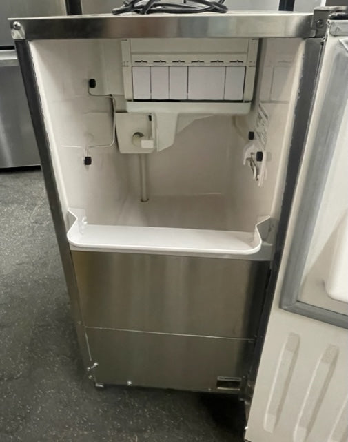 Perlick H50IMW 15 Inch Clear Ice Maker with 27 lb. Storage Capacity, 55 lbs. Production Capacity per 24 Hours, Front Vented and Forced Air Refrigeration System: Requires Custom Panel. Drain Pump Included